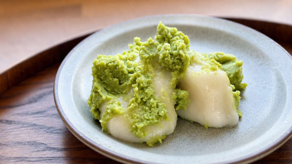 Zunda mochi topped with sweetened edamame paste at Mochigoya Mam in Kamikawa, Hokkaido